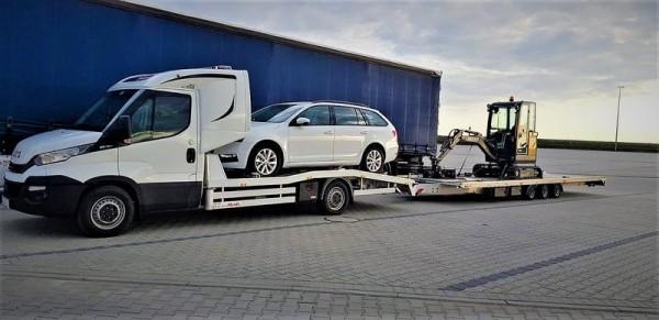 samochody osobowe w transporcie na lawecie