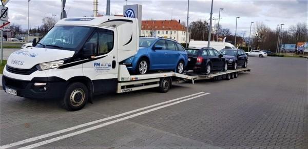 auta w transporcie na lawecie