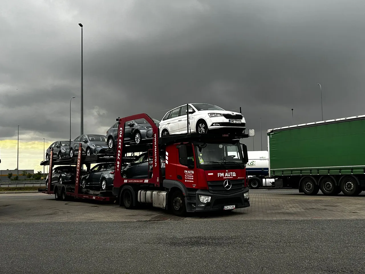 Autotransporter FM AUTO w trasie