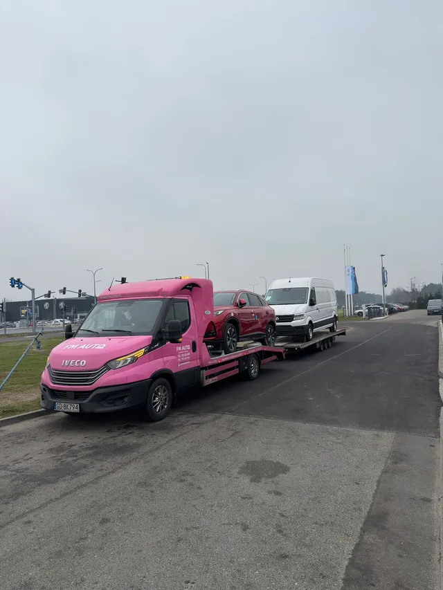 Odbiór auta z komisu autolawetą