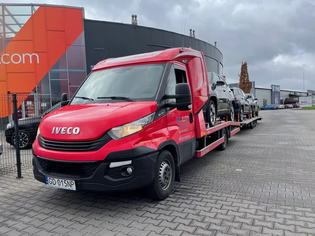 Autolaweta pod salonem samochodowym